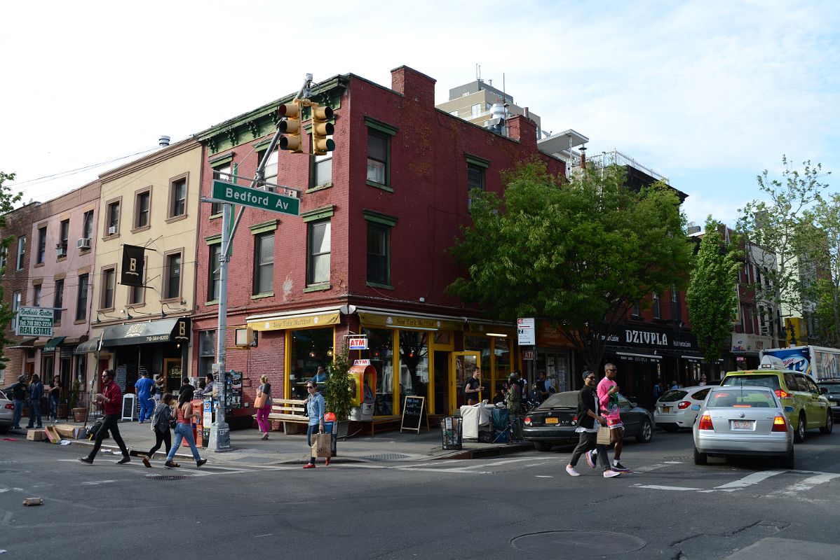 35-2 There Are Many Shops, Cafes And Restaurants On Trendy Bedford Ave At N 6 St Williamsburg New York